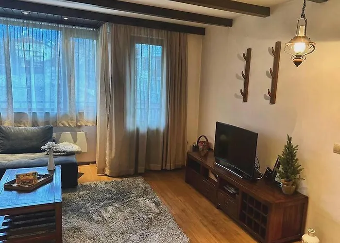 уникален с изглед към планината Banszko